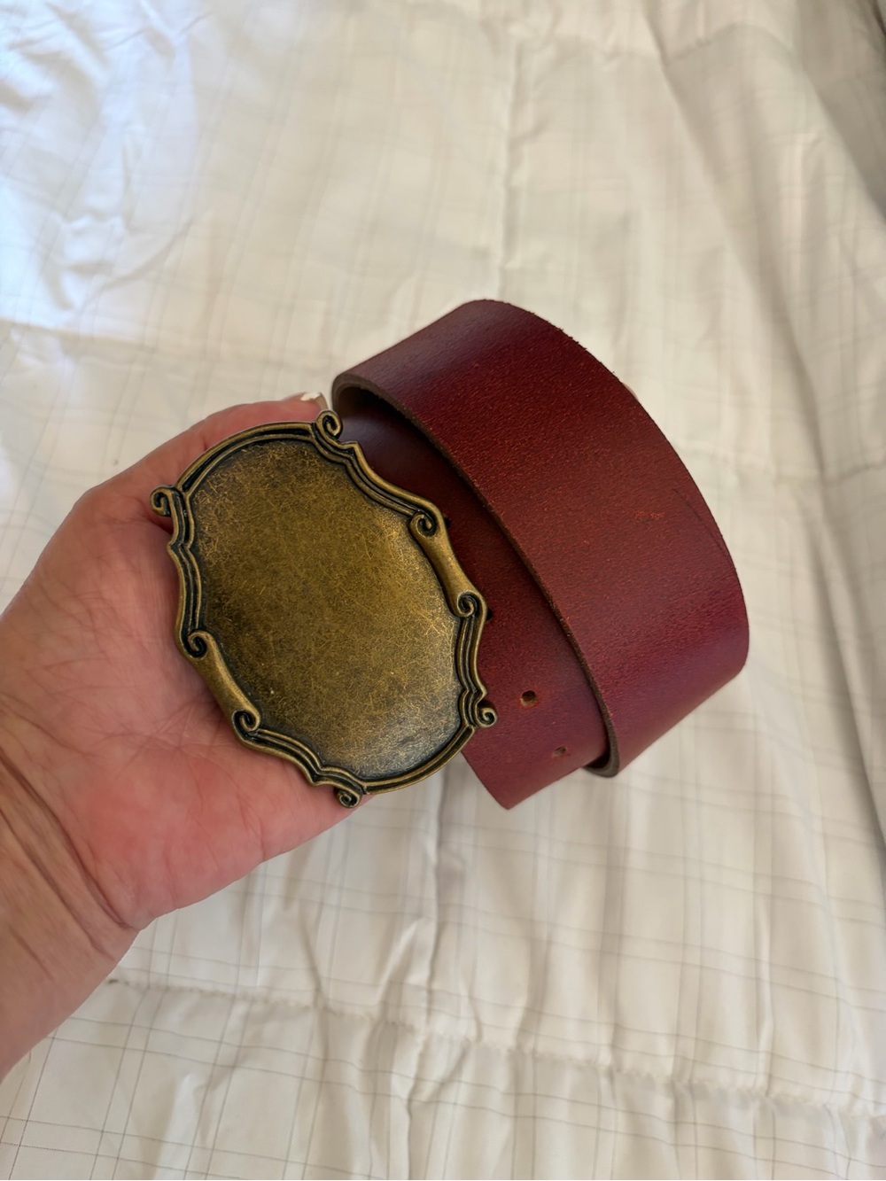 Circa 1990s Les Ailes de La Mode Leather Belt M Burgundy Wine Brass Buckle - Picture 2 of 10